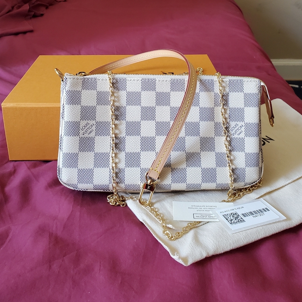 NEW 2021 authentic Louis Vuitton pochette accessories bag